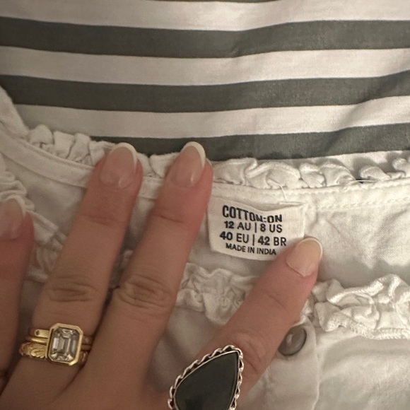 White Ruffled Button-Up Crop Top - Picture 3 of 4